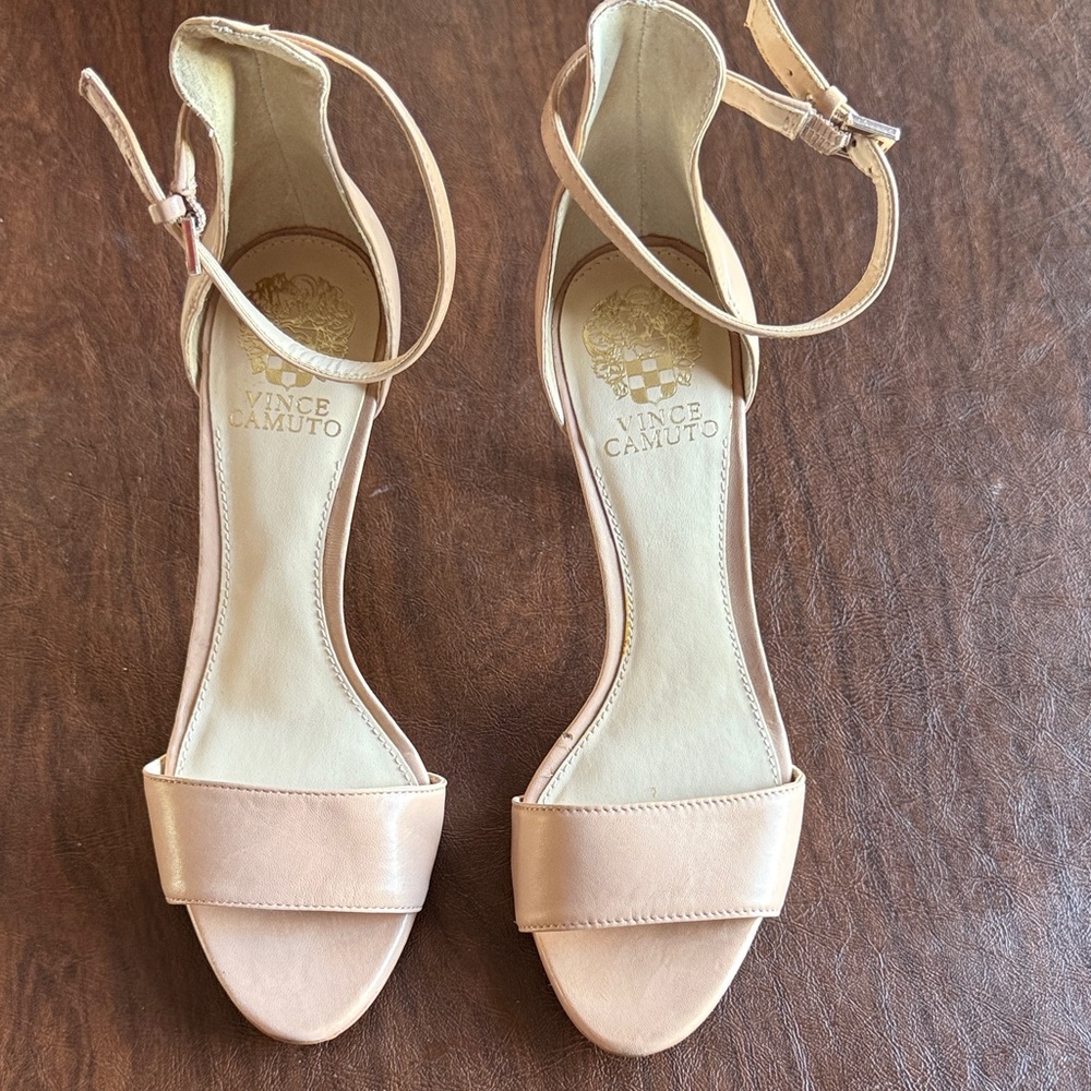 Women’s Vince Camuto nude leather strappy heels, sz 8, worn only a few times - Picture 4 of 6